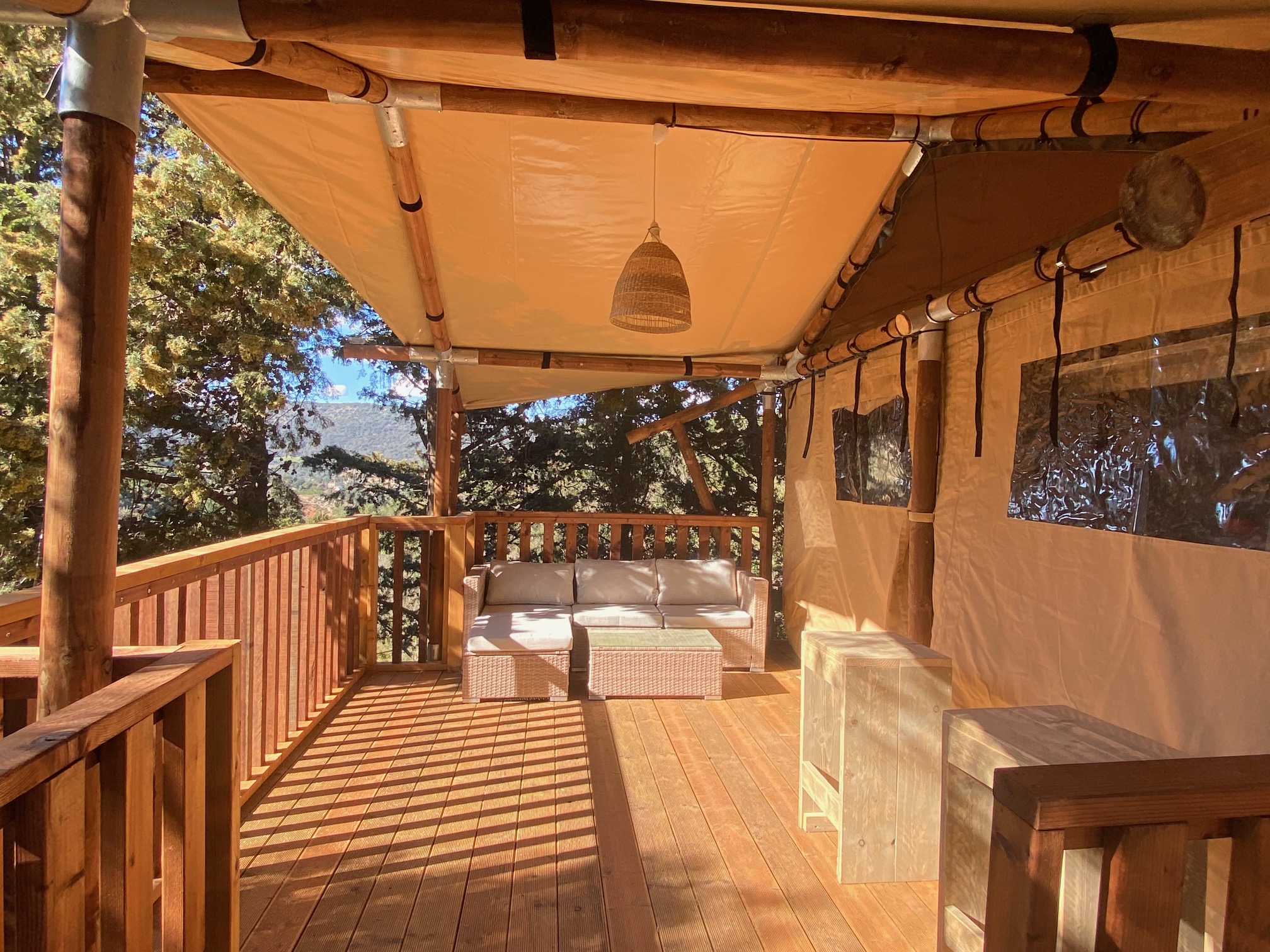 Les 7 saveurs de Cucugnan - Le Gite - Luxury Safari Lodge - Photo Terrasse 4 png
